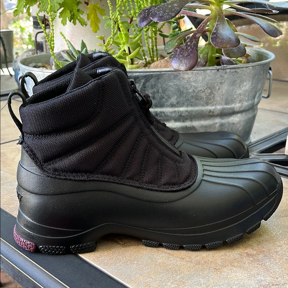 🔥BRAND NEW Sperry Black Winter & Rain Boots